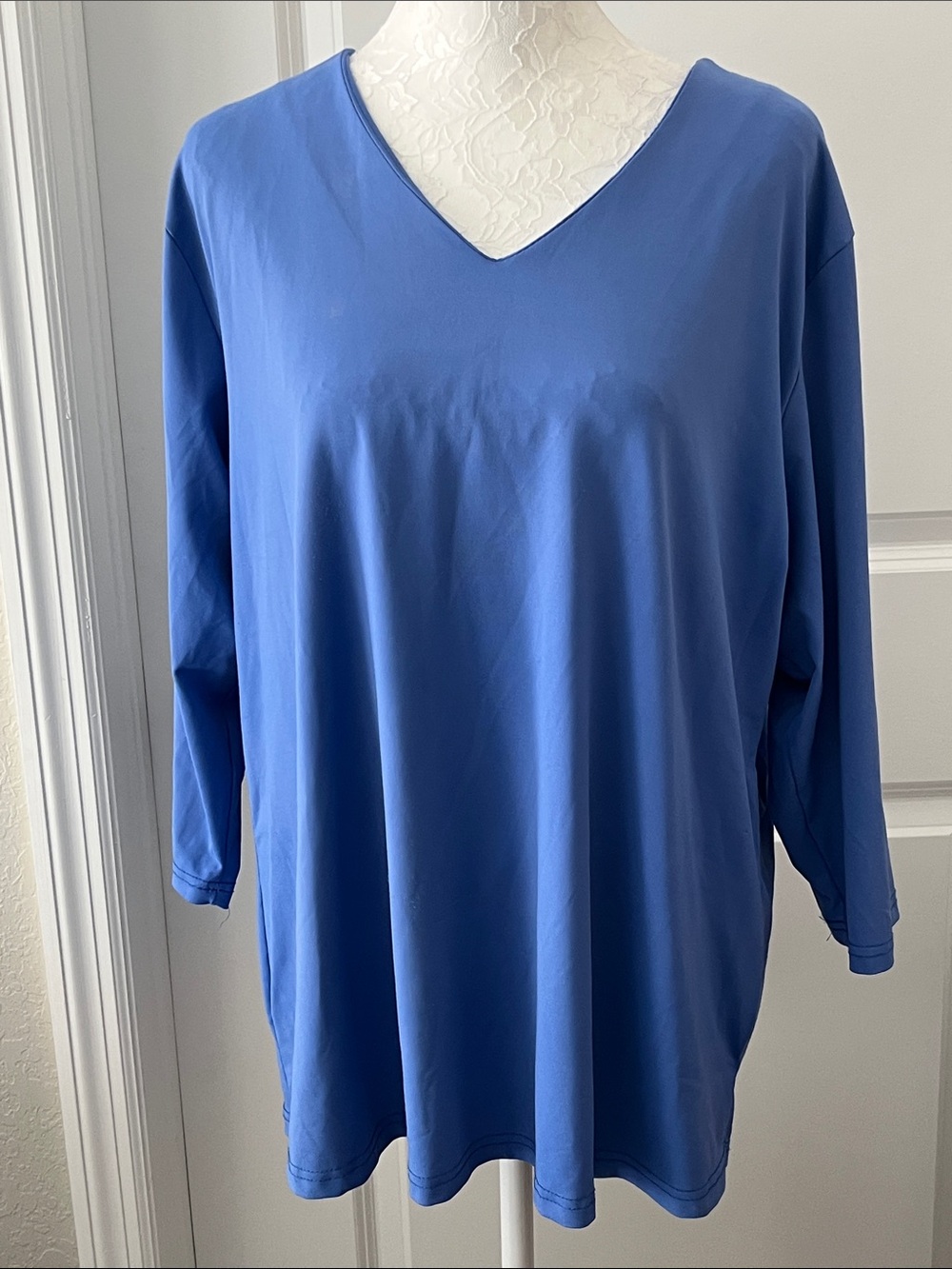Lulu-B Women V-Neck Long Sleeve Top in Peri Blue UPF 50 Sz 1X